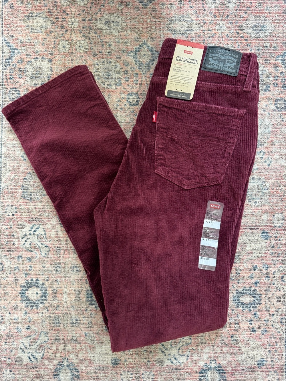 Levi's 724 High-Rise Slim Straight Corduroy Pants in Deep Wine